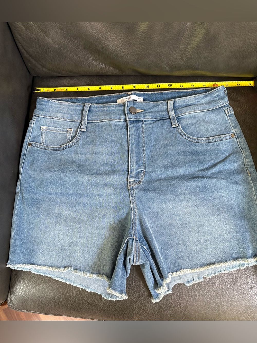 Nine West Blue Jeans Shorts Raw Hem Size 12 Like New